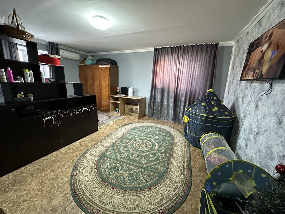 Сдаю квартиру бирюзова 41