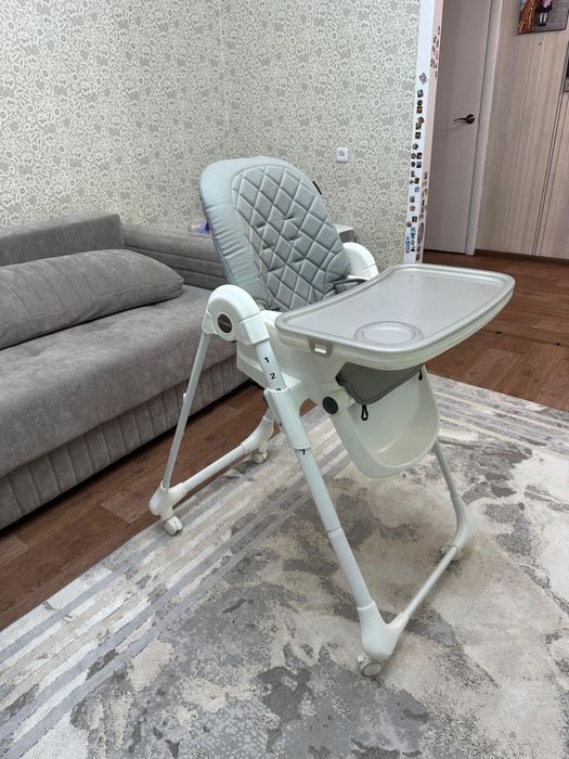 Детский стол для кормления