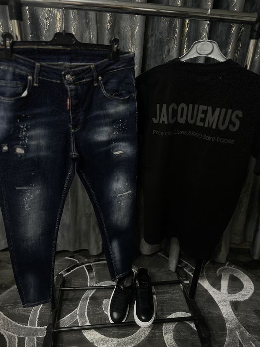 Blugi dsquared si tricouri de calitate