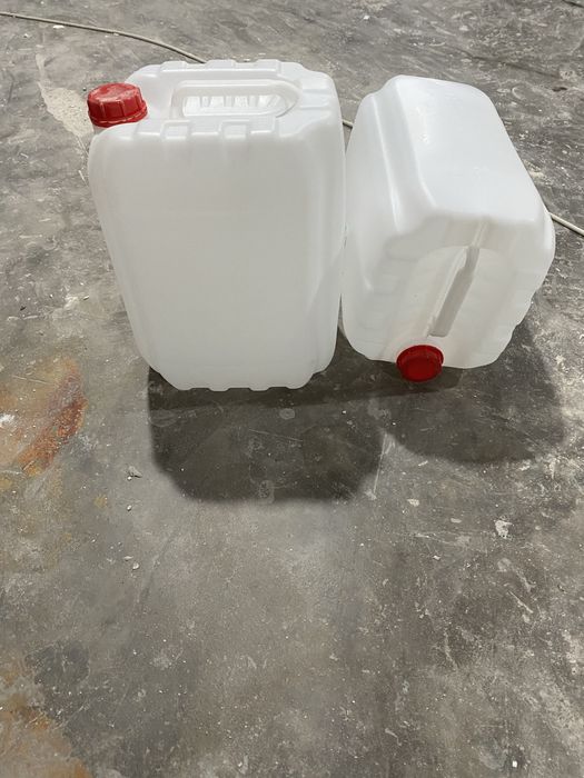 Plastmassa kanistrlar,bochkalar,chelaklar