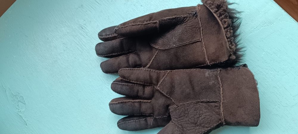 Продам женскии теплый перчатка.