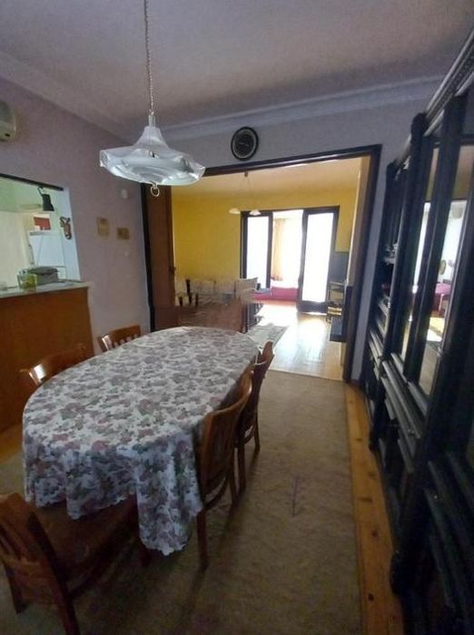 Дава се под наем Многостаен апартамент в София, Център - 130 кв.м за 1296.42 € - Снимка #1