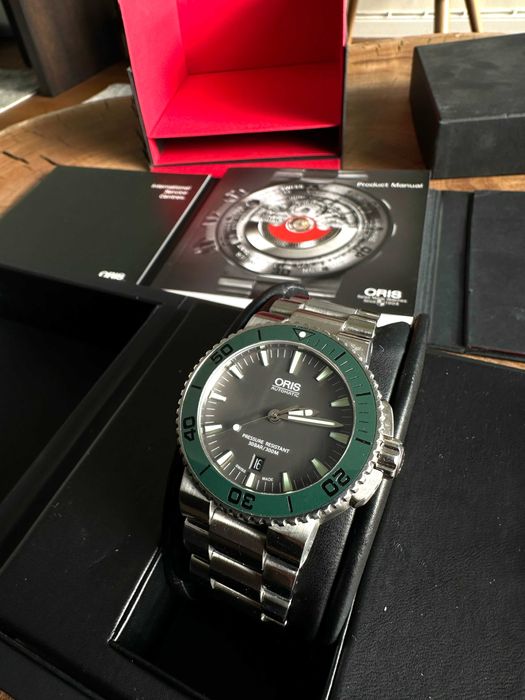 Oris Aquis Date Grey Dial Green Bezel 43mm automatic