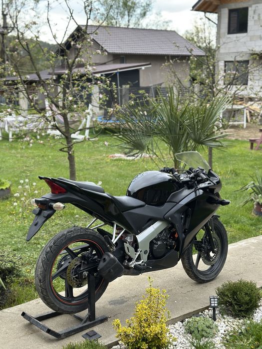 Honda cbr 125 (cat A1 16ani)