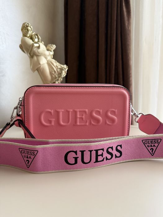 Дамска чанта Guess Нова
