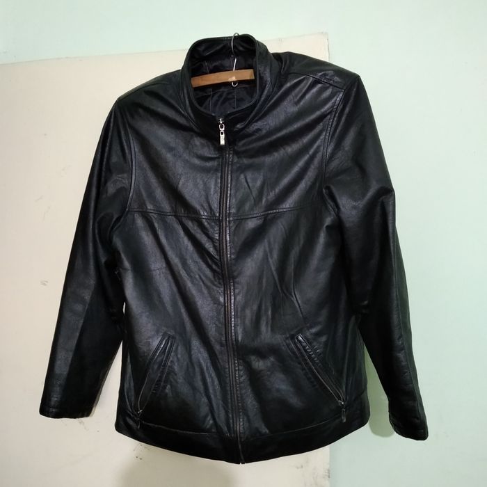 Продам кожаные куртки.