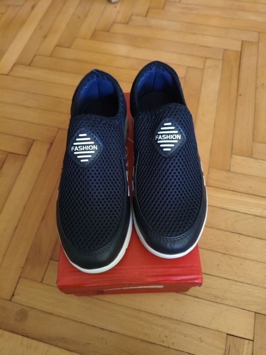 Леки пролетни обувки