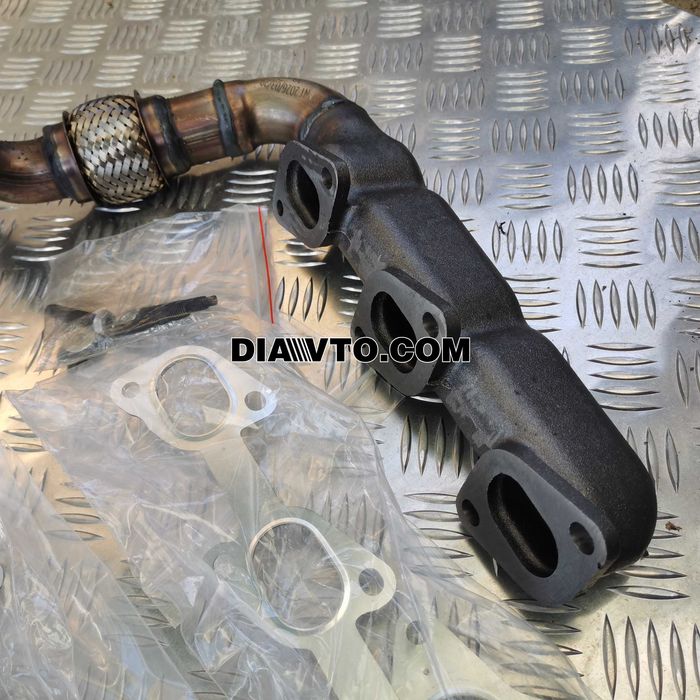 НОВИ ляв и десен изпускалтелен колектор Mercedes OM642 3.0 V6 CDI W164 W211 W221 W204