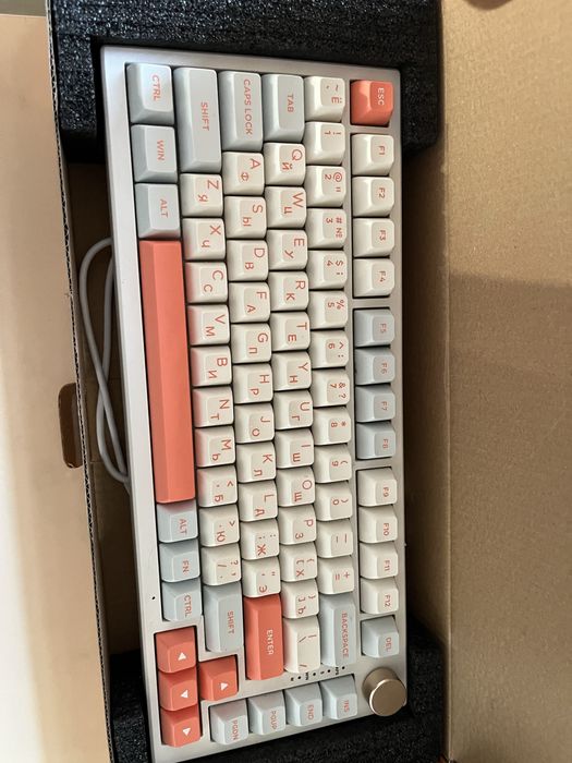 Продам новый клавиатуру vgn