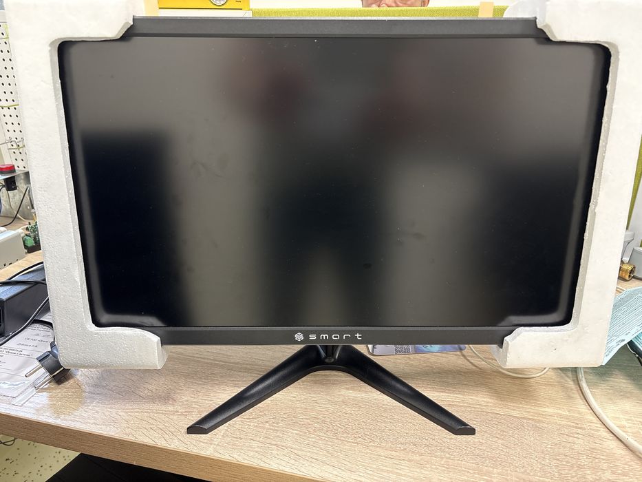 Монитор 21,5 дьюма