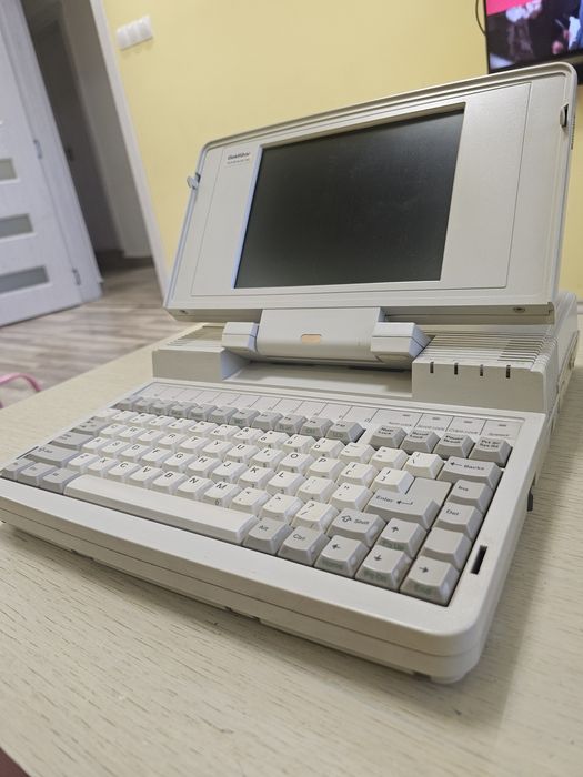 Ретро преносим компютър