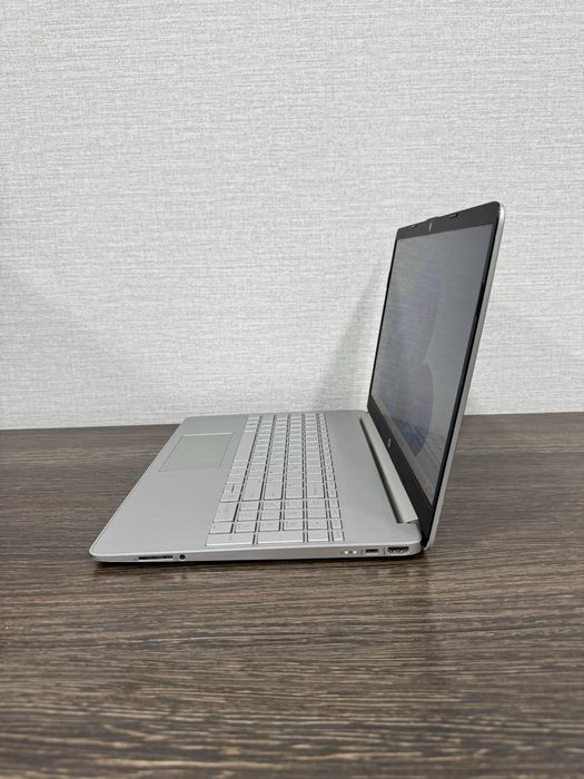 Стильный HP Model-15 intel Core i3 11th Gen 8gb DDR4 256gb SSD 15.6!