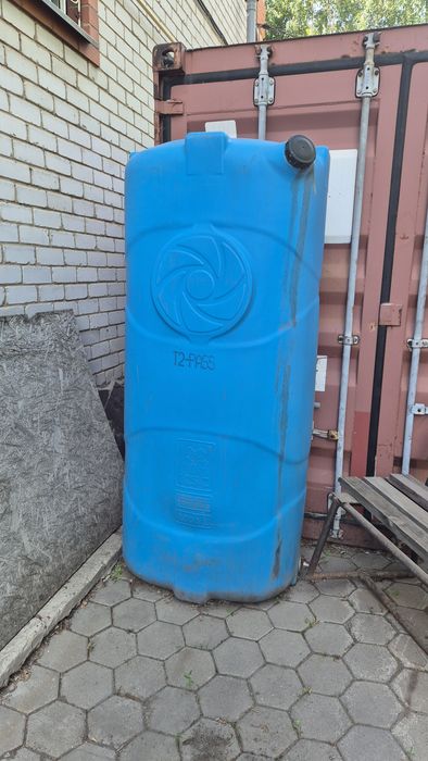 Продам ёмкость кубовую