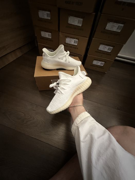 Yeezy 350 v2 white