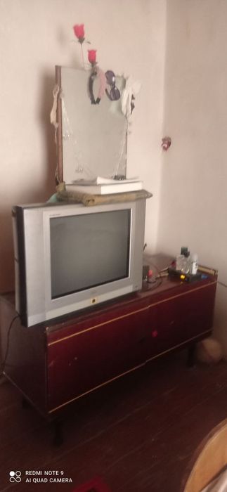 divan   buffet  tremo prehoshka pastafka    televizor