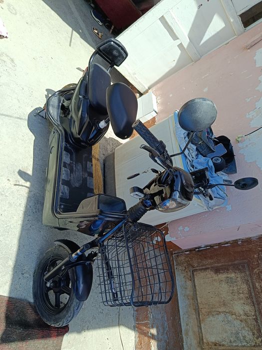 Skuter eletrichiskiy