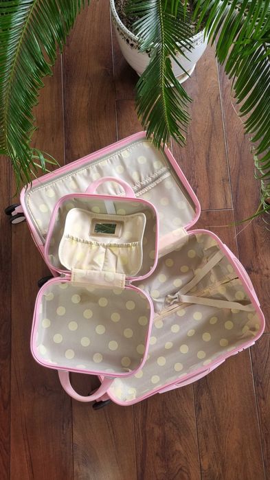 Детски, розов куфар Hello Kitty /Хело Кити/ на колелеца + ръчна чанта