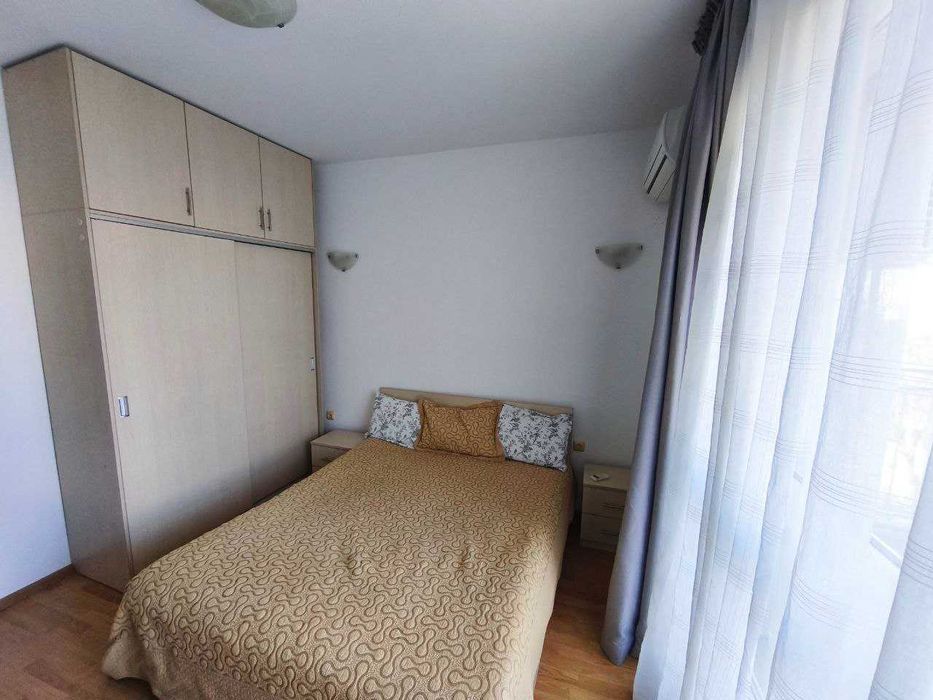 Двустаен апартамент с гараж в Бриз!