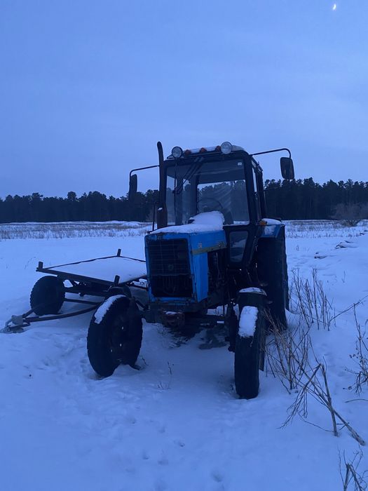 Трактор сптылады ..