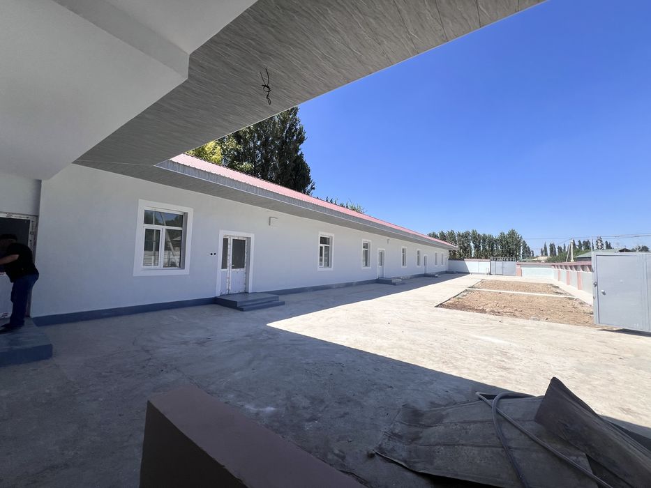 Нотурар бино 12 хона катта каридор катта ховли ремот қилинган