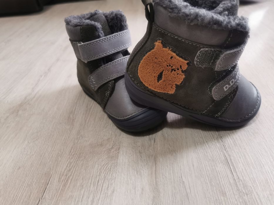 Ботите са чисто нови само са пробвани във коридора