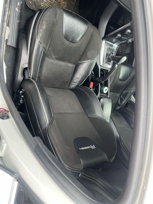 Салон Volvo V40 R DESIGN