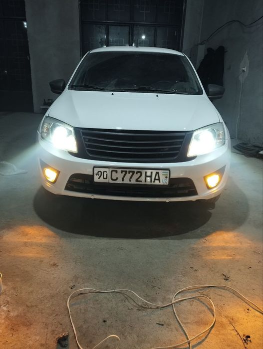 Lada Granta Oq beliy