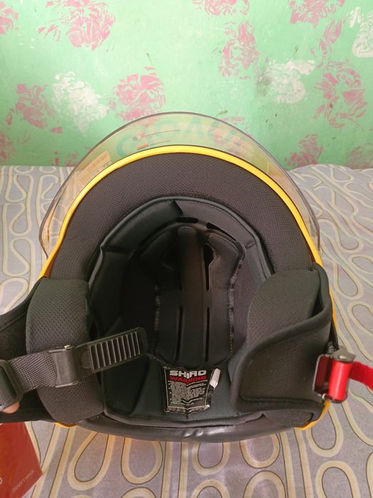 Продам мотошлем Glovo