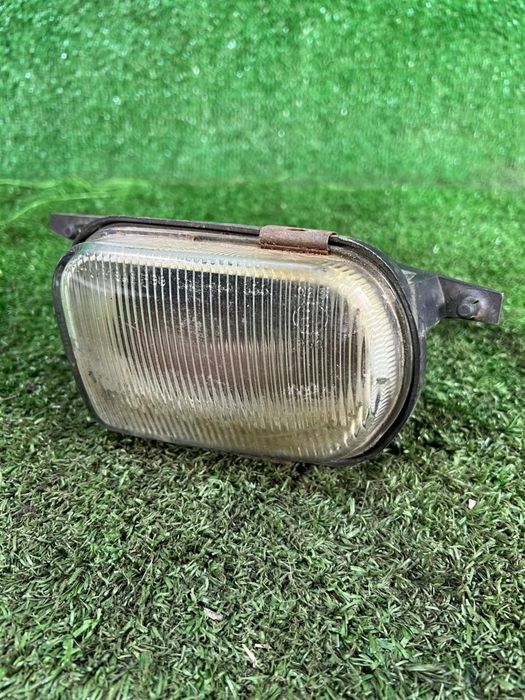 Противотуманка туманка Мерседес Мерс цешка с180 203 Mercedes w203