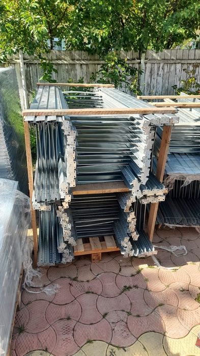 Rafturi metalice zincate