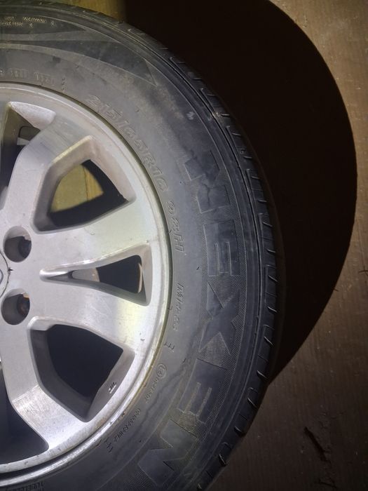 Продам шины с дисками.