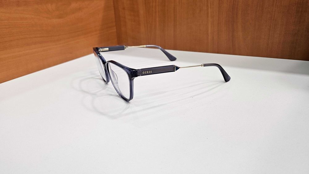 Рамка за очила Guess