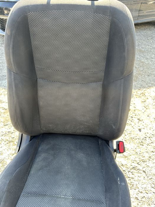 Предна дясна седалка нисан кашкай J11 2016г перфектна