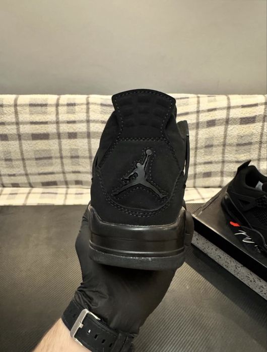 Adidasi “Jordan 4 Black Cat” (Sigilat)