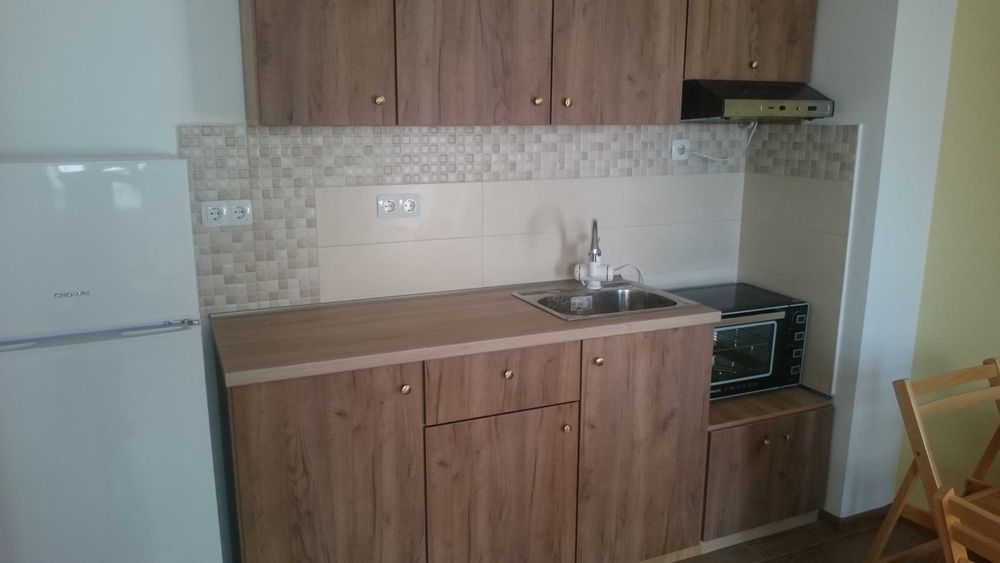 Двустаен апартамент до Военна болница под наем