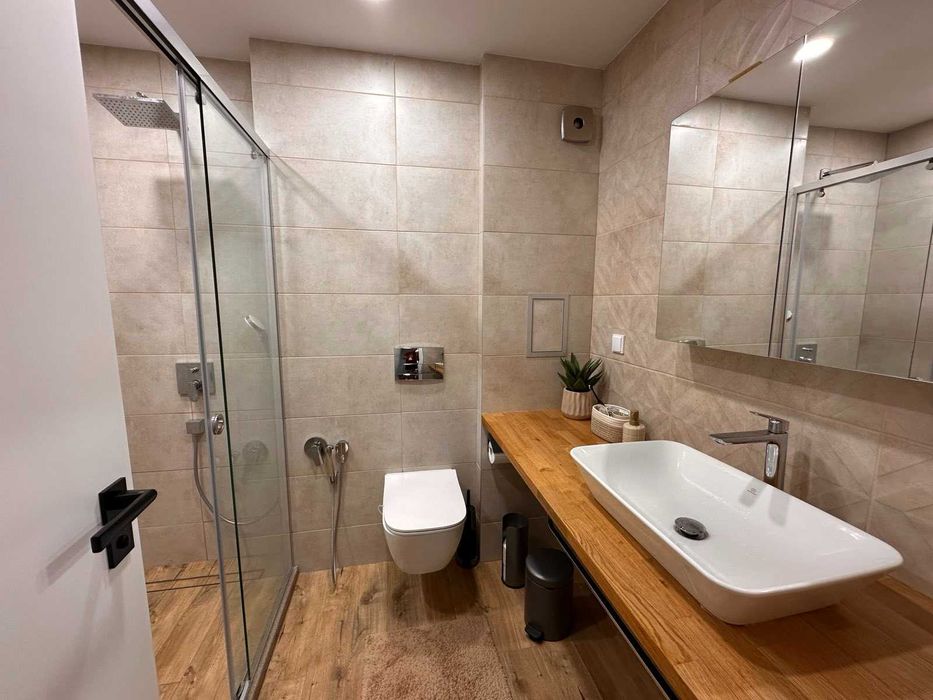 Дава се под наем Тристаен апартамент в Бургас, Изгрев - 98 кв.м за 980 € - Снимка #9