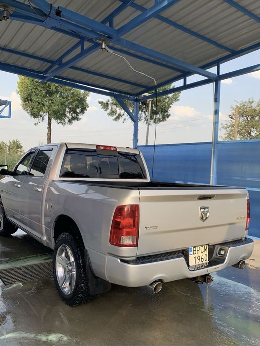 DODGE RAM 1500 HEMI 5.7 liter