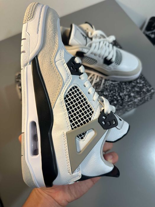Nike Air Jordan 4 Retro alb cu gri, marimea 38