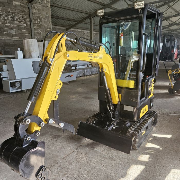 нов китайски мини багер ME 16