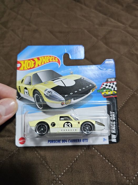 Masinuta hotwheels Porsche 904 carrera gts