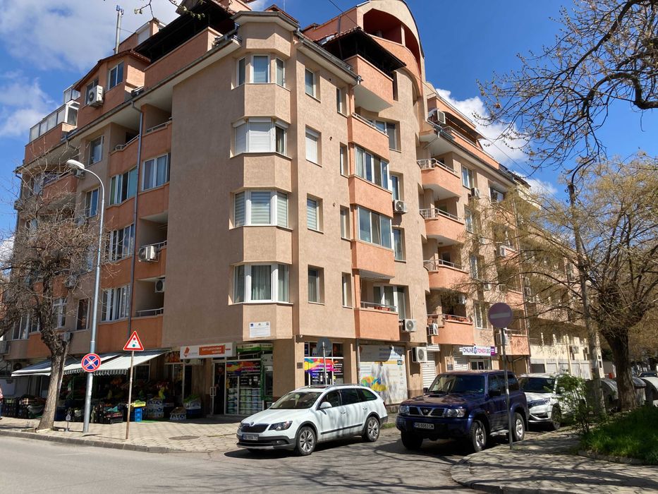 Дава се под наем Магазин в Пловдив, Кючук Париж - 110 кв.м за 561 € - Снимка #2