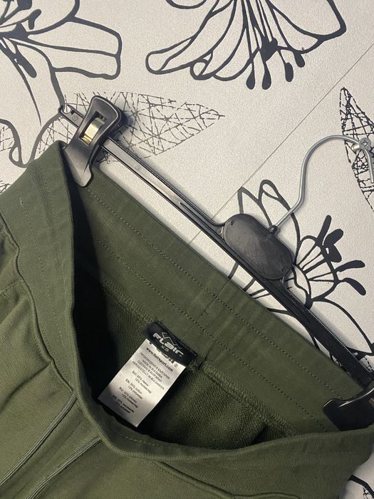 Спортни облекла всяка от тях струва по 15 евро