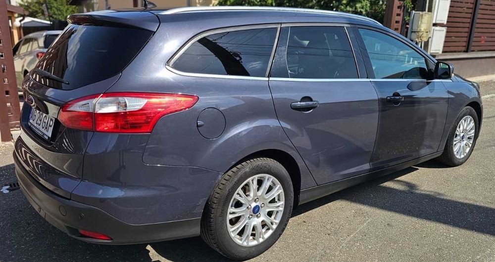 FORD Focus 2011 — imagine 4