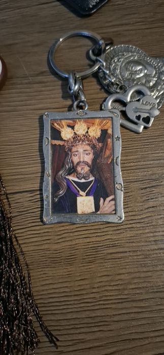 Lot 3 Brelocuri / Pandantive Religioase Auto