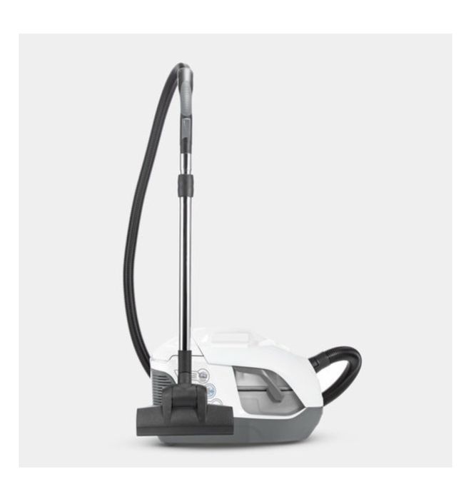 Пылесос в отличном состоянии . Пользовались редко