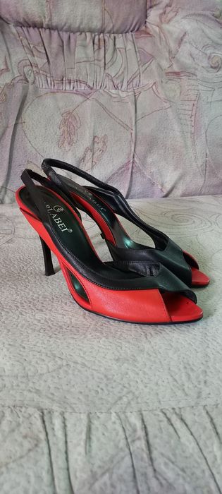 Босоножки. Кожаные