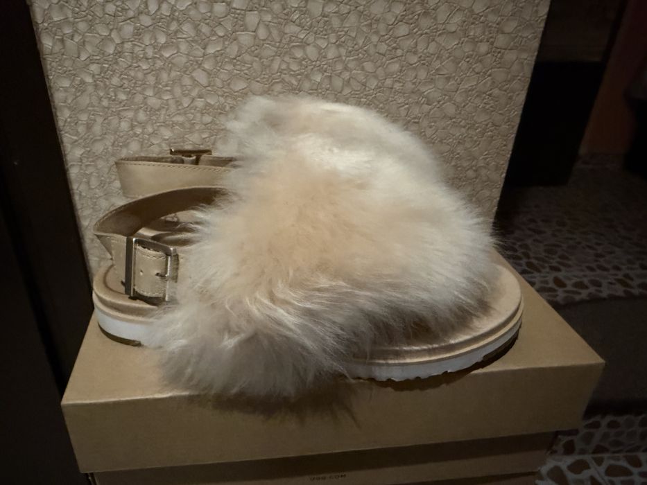 UGG сандали с пух