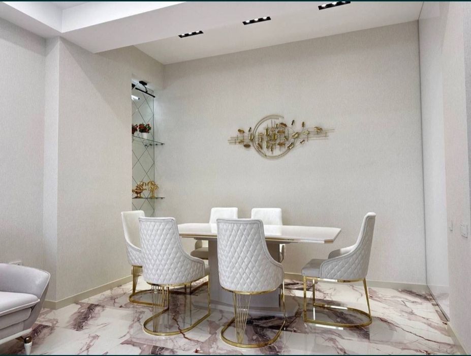 Сдается квартира возле Гостиницы Россия 
Кирпичный дом новостройка 
2/