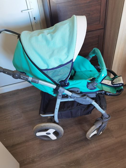 Продавам бебешка количка