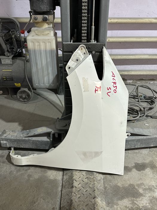 Продам крыло на Естиму!